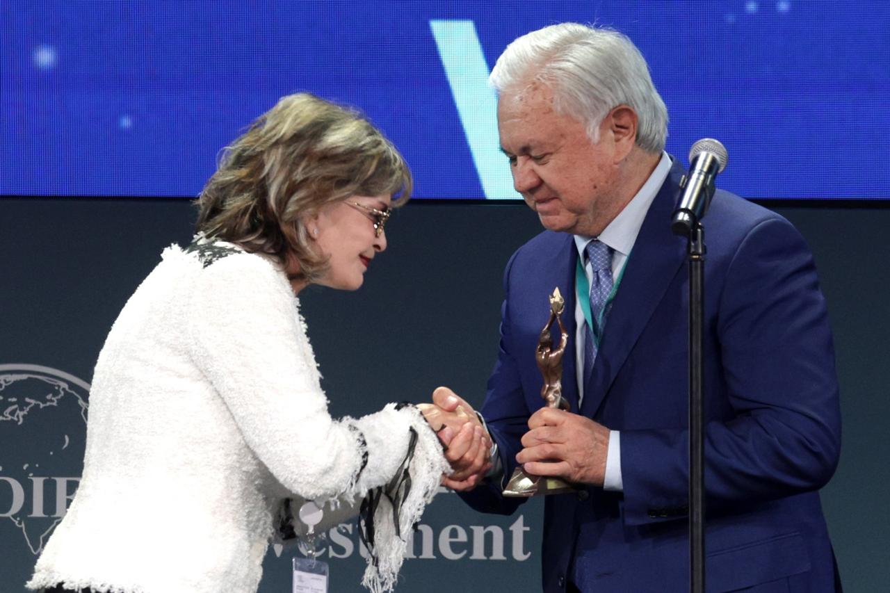 The Public Recognition Award “For Service to Humanity” being presented for the first time at World Public Summit in Moscow, Russia.